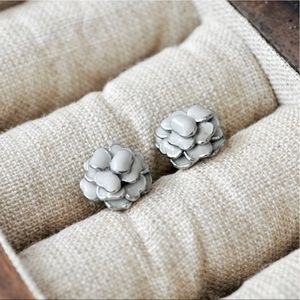 Floral Stud Earrings in Light Gray and Silver